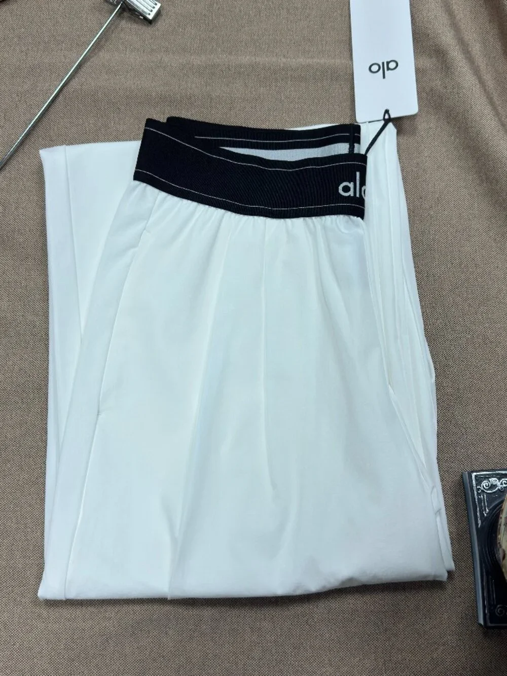 NWT👧Women's ALO Yoga White Suit Up Trouser Clean Girl Pants 🤍